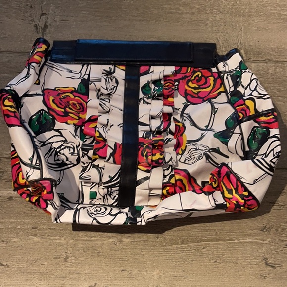 Miche bundle - one inside, two black handles, 7 shells and one small zipper bag - Picture 8 of 11